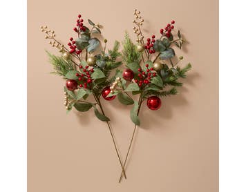 https://s3-ap-southeast-2.amazonaws.com/fusionfactory.commerceconnect.bbnt.production/pim_media/000/222/332/M_F_Xmas-26-27_MR_SPRAY_S2-Metallic-Leaf-_-Berry-Spray_27178701_SI.jpg?1789448570