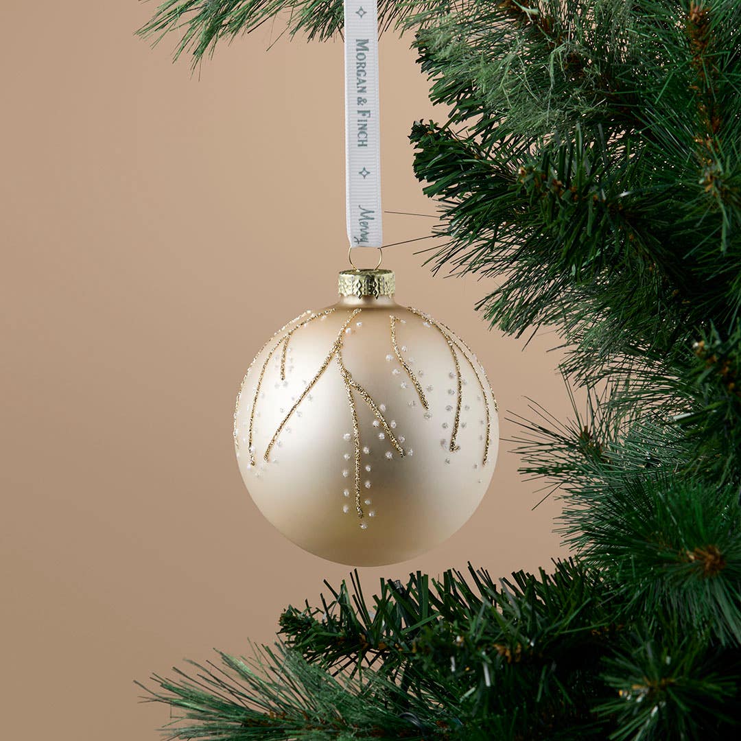 https://s3-ap-southeast-2.amazonaws.com/fusionfactory.commerceconnect.bbnt.production/pim_media/000/216/761/M_F_Xmas-26-27_S4_HT_DECS_Glass-Ball-w-Snow-Berries_27064901_SI.jpg?1783642519