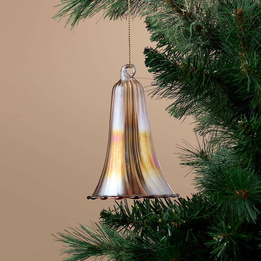 https://s3-ap-southeast-2.amazonaws.com/fusionfactory.commerceconnect.bbnt.production/pim_media/000/216/785/M_F_Xmas-26-27_S4_HT_DECS_Glass-Iridescent-Ribbed-Bell_27068201_SI.jpg?1783652971