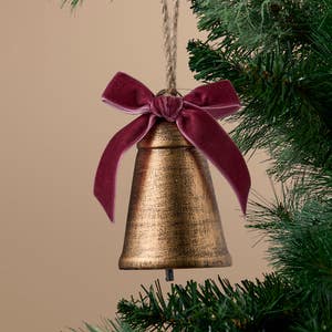 https://s3-ap-southeast-2.amazonaws.com/fusionfactory.commerceconnect.bbnt.production/pim_media/000/216/809/M_F_Xmas-26-27_S4_HT_DECS_Metal-Bell-w-Velvet-Bow-Dec_27066501_SI.jpg?1783656398