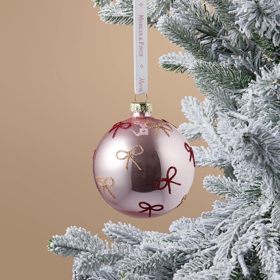 https://s3-ap-southeast-2.amazonaws.com/fusionfactory.commerceconnect.bbnt.production/pim_media/000/216/879/M_F_Xmas-26-27_S4_LM_DECS_Glass-Ball-w-Glitter-Bows_27054001_SI.jpg?1783672404