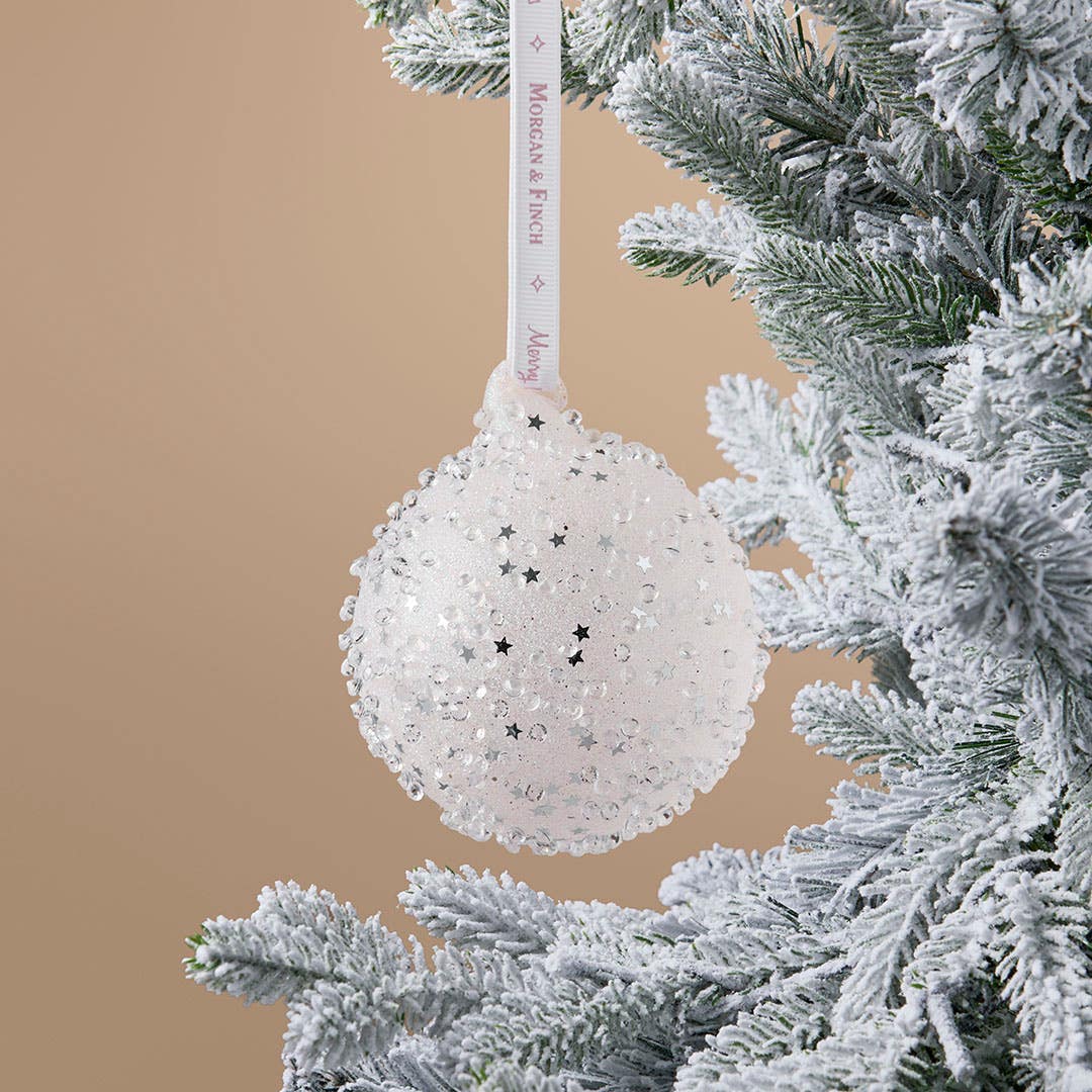 https://s3-ap-southeast-2.amazonaws.com/fusionfactory.commerceconnect.bbnt.production/pim_media/000/217/243/M_F_Xmas-26-27_S4_LM_DECS_Glass-Bead-_-Star-Sequin-Ball_27064501_SI.jpg?1784069548
