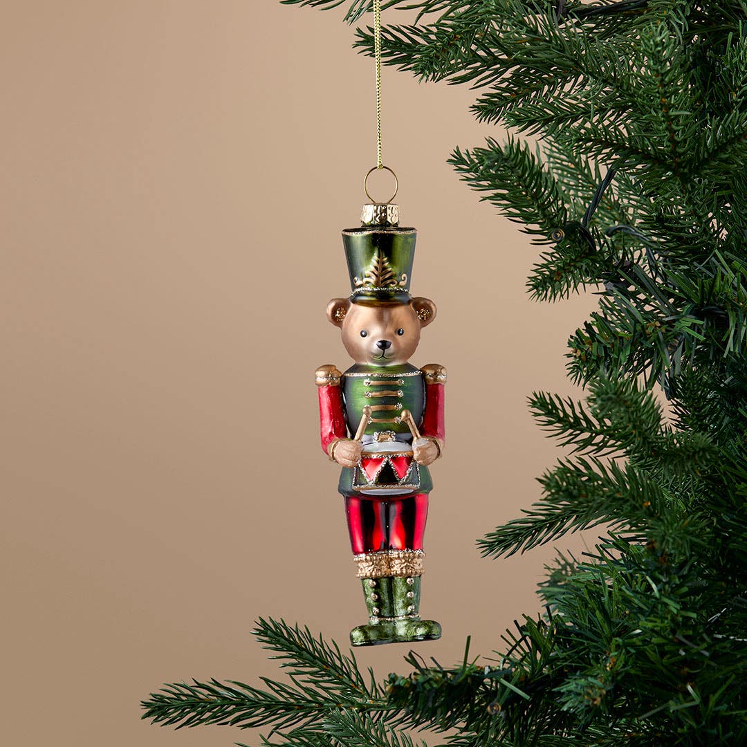 https://s3-ap-southeast-2.amazonaws.com/fusionfactory.commerceconnect.bbnt.production/pim_media/000/217/335/M_F_Xmas-26-27_S4_MR_DECS_Glass-Bear-Nutcracker-Dec_27072401_SI.jpg?1784080228