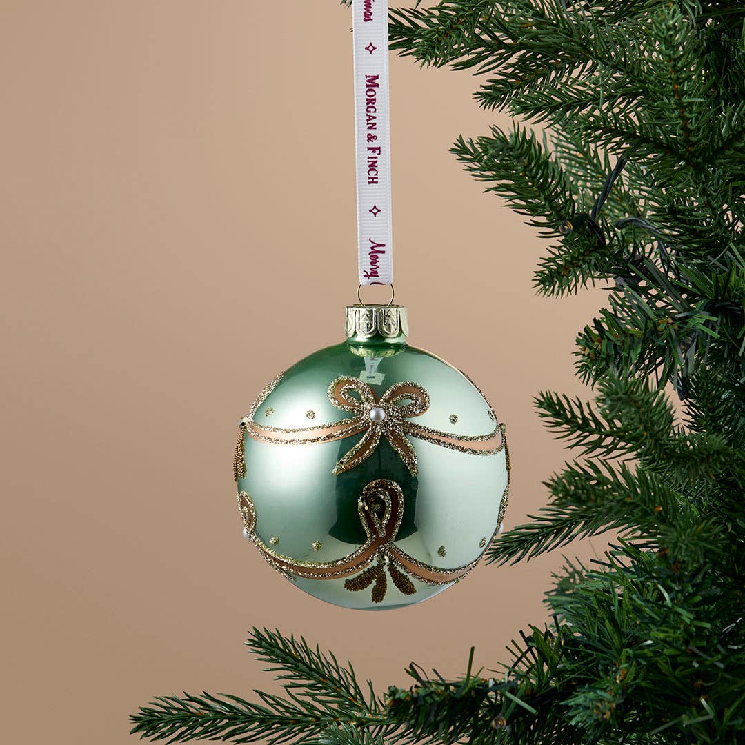 https://s3-ap-southeast-2.amazonaws.com/fusionfactory.commerceconnect.bbnt.production/pim_media/000/217/355/M_F_Xmas-26-27_S4_MR_DECS_Glass-Shiny-Ball-w-Bow-Decals_27058701_SI.jpg?1784082864