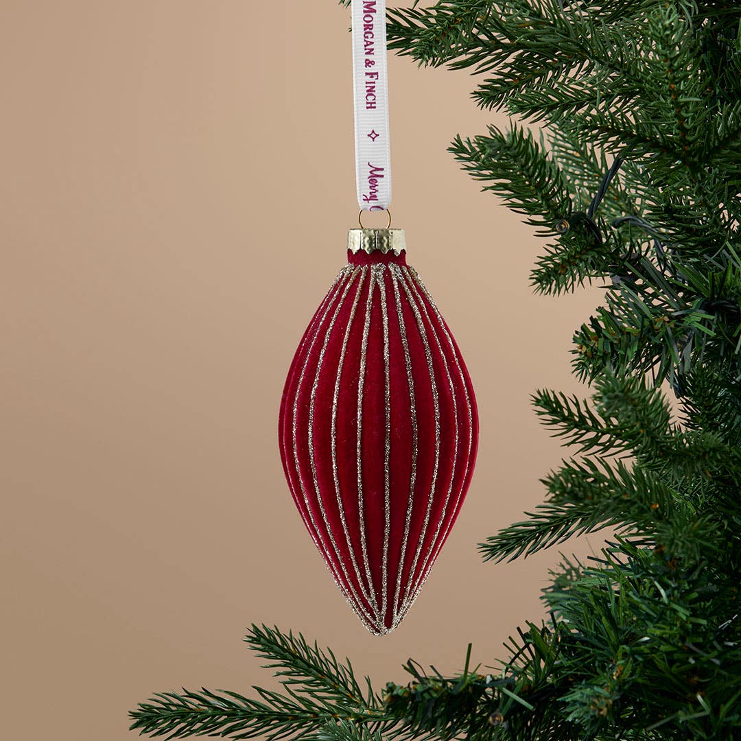https://s3-ap-southeast-2.amazonaws.com/fusionfactory.commerceconnect.bbnt.production/pim_media/000/217/412/M_F_Xmas-26-27_S4_MR_DECS_Velvet-Ribbed-Droop-Ball-Red_22635201_SI.jpg?1784092734