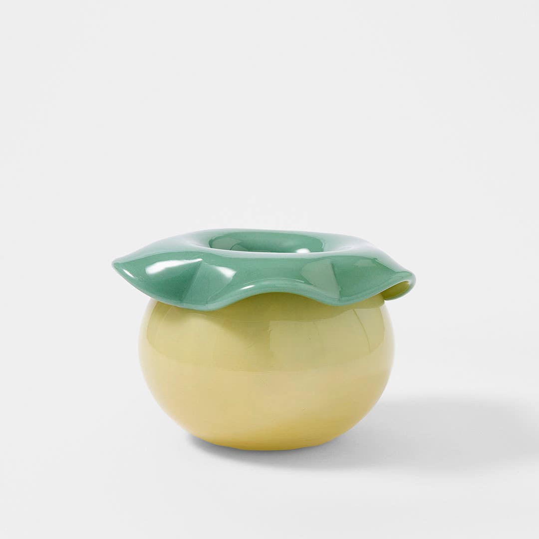 https://s3-ap-southeast-2.amazonaws.com/fusionfactory.commerceconnect.bbnt.production/pim_media/000/223/190/M_F__S26-27_Desi_Glass_Vase_Sml_Green_27333701_SI.jpg?1791159648