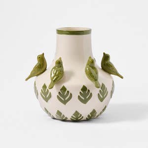https://s3-ap-southeast-2.amazonaws.com/fusionfactory.commerceconnect.bbnt.production/pim_media/000/223/083/M_F__S26-27_Raven_Ceramic_Vase_Lrg_Off_White_Green_27337701_SI.jpg?1790731825