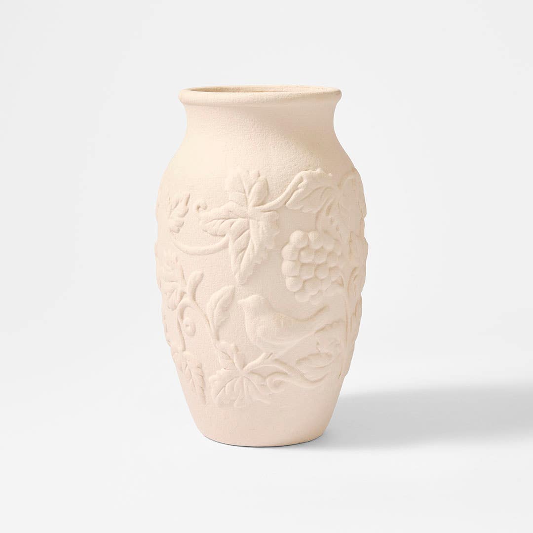https://s3-ap-southeast-2.amazonaws.com/fusionfactory.commerceconnect.bbnt.production/pim_media/000/223/231/M_F__S26-27_Sovereign_Ceramic_Vase_White_27343101_SI.jpg?1791258522