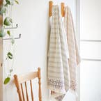 https://s3-ap-southeast-2.amazonaws.com/fusionfactory.commerceconnect.bbnt.production/pim_media/000/158/665/S23-24_LS_Bath_Towel_Pia_01_SI.jpg?1705376214