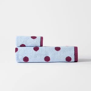 https://s3-ap-southeast-2.amazonaws.com/fusionfactory.commerceconnect.bbnt.production/pim_media/000/221/319/SC_S26-27_Eloise-Spot-Towel_Blue-Boysenberry_Range_27327601_R_SI.jpg?1788500003