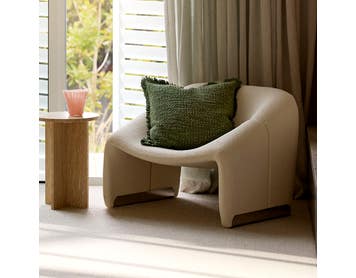 https://s3-ap-southeast-2.amazonaws.com/fusionfactory.commerceconnect.bbnt.production/pim_media/000/200/597/_Cushions_Jag_V1_SI.jpg?1757046784