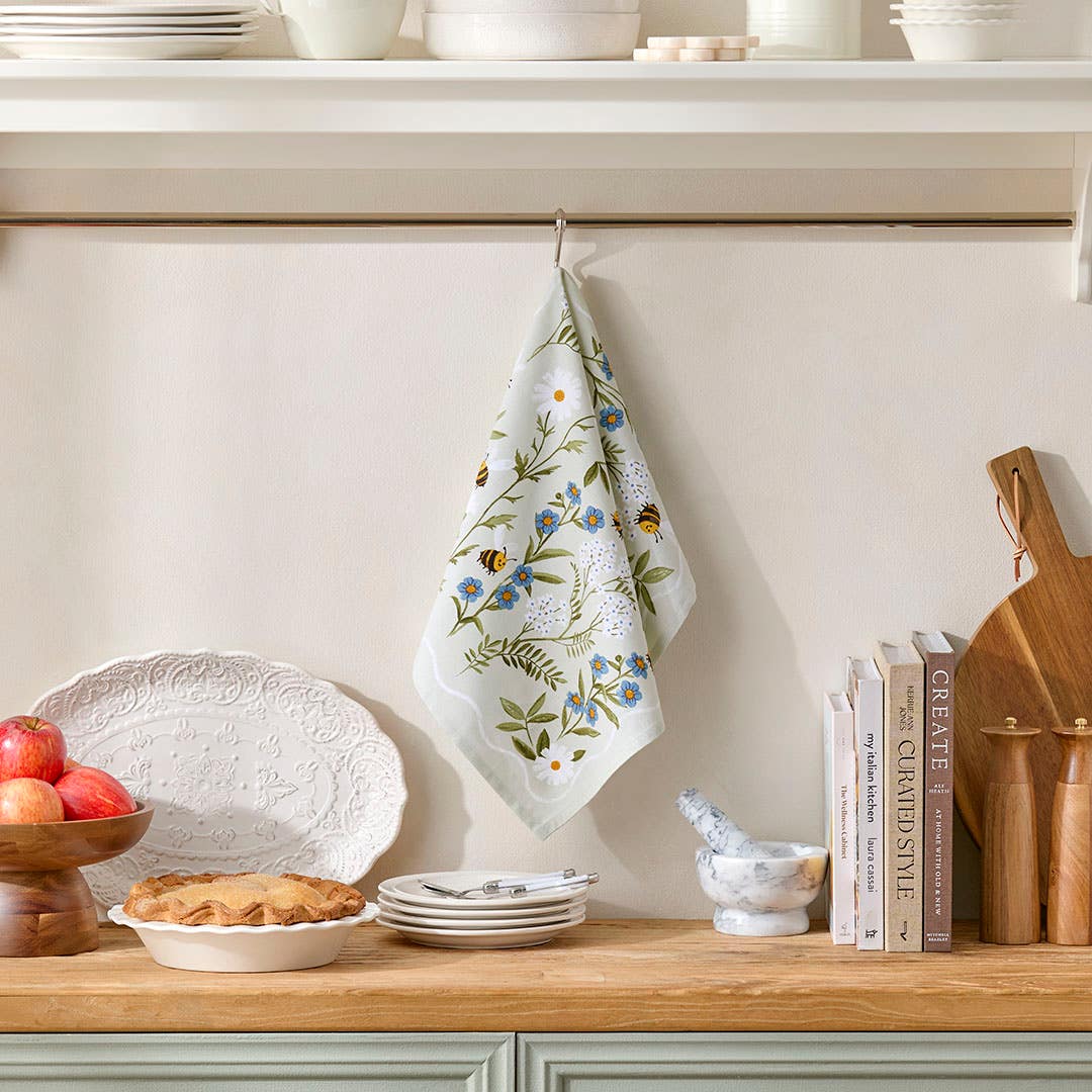 https://s3-ap-southeast-2.amazonaws.com/fusionfactory.commerceconnect.bbnt.production/pim_media/000/201/469/_LS_Web_Tea_Towels-Bumble_Garden_TT_SI.jpg?1758264717