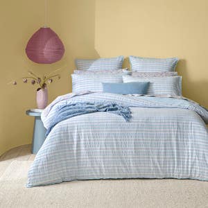 https://s3-ap-southeast-2.amazonaws.com/fusionfactory.commerceconnect.bbnt.production/pim_media/000/194/927/M_F_S25-26_Bedlinen_BOP_Myra_QQC_SI.jpg?1747024742