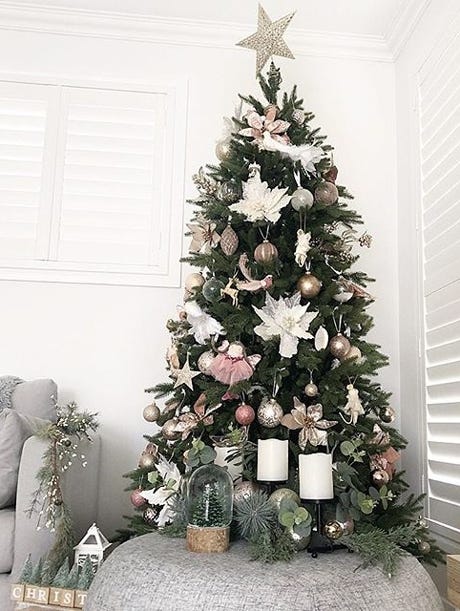 Christmas Styling: 3 Ways to Decorate a 