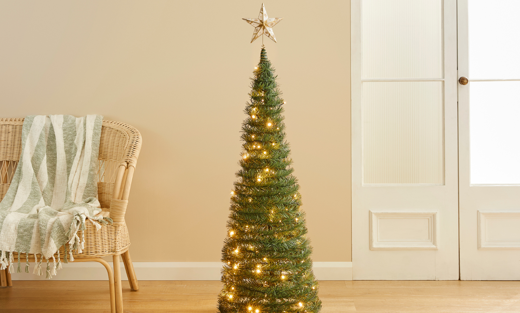 decorate-your-pop-up-tree